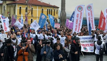 İzmir'de memurlar sokağa döküldü: Kamu emekçilerinden zam tepkisi