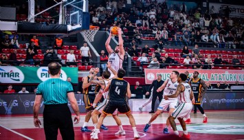 Karşıyaka, seriyi son maça taşımak istiyor