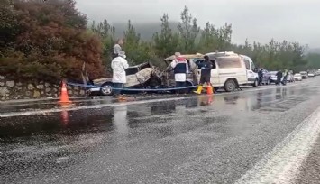 Menderes'te korkunç kaza: Bir kişi yanan aracın içerisinde can verdi, 3 kişi yaralandı