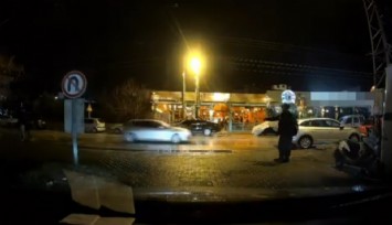 Muğla'da gülümseten yol verme anı araç kamerasına yansıdı
