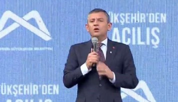 Özel sürpriz konuşmasını yapıyor: Cebinizde kırmızı kart bulundurun