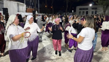 Aliağa'da kadınlardan renkli ''Şalvar Gecesi''