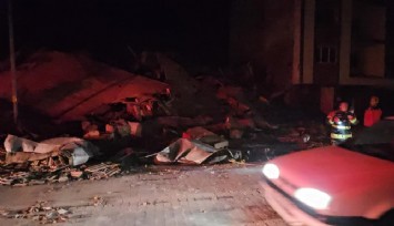Balıkesir’de art arda üçüncü deprem: Yıkılan binalar var