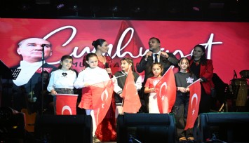 Bornova’da 29 Ekim coşkusu