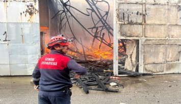 Bornova’daki depo yangınına hızlı müdahale