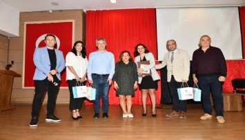 Çiğli’de duygu dolu gece: Aşık Veysel türkülerle anıldı