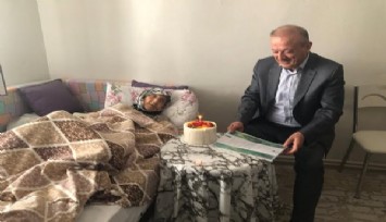 Denizli'de 2 padişah, 12 cumhurbaşkanı ve 27 başbakan gören nineye Kaymakamdan pastalı jest
