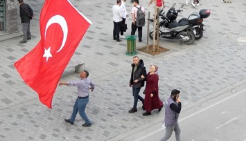 Düzce Belediyesi'nin bayraklı sosyal deneyi duygulandırdı