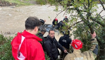 Foça'da sele kapıldı, 70 yaşındaki adam hala aranıyor: Kızıyla telefonda görüşürken sel sularına kapılmış