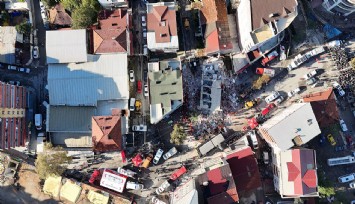 Gebze'de 7 katlı binada iki can kaybı var, bir kişi sağ çıkarıldı