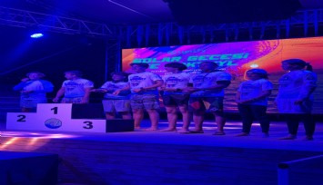 Işığın ve Rüzgarın Dansı Alaçatı'da