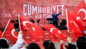 İzmir’de Cumhuriyet coşkusu başladı