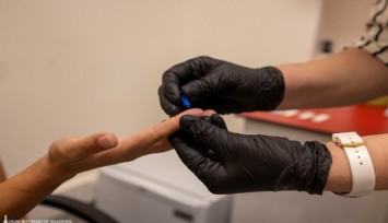 İzmir’de kimliksiz ve ücretsiz HIV testi: 20 dakikada sonuç alınabiliyor