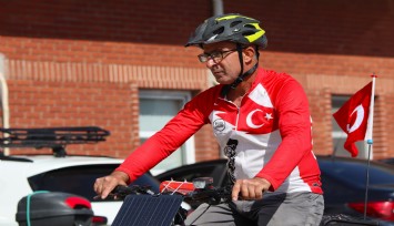İzmirli gezgin ‘Asrın Felaketi’ne farkındalık için pedal çeviriyor