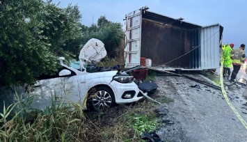 Manisa'da kontolden çıkan kamyonet otomobille çarpıştı: 2 can kaybı, 3 yaralı