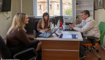 Muhtarlarla el ele İzmir’e kesintisiz hizmet