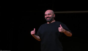 Tahsin Hasoğlu’ndan İZKİTAP’ta kahkaha dolu gece
