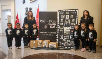 Bornova’da minik yüreklerden Atatürk’e duygusal anma