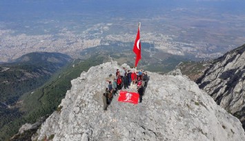 Burada engel yok: Görme engellilerden Spil Dağı'nda bayrak değişimi