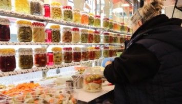 Eskişehir’de boşanan çift turşu rekabetine girdi