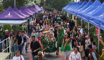İzmir'de Balkon ve Bahçe Bitkileri Festivali başladı
