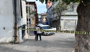 İzmir'de sokak ortasında korkunç olay: Kızılay personeline yemek dağıtırken saldırı