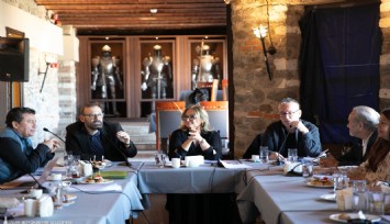 İzmir Şehir Tiyatroları Danışma Kurulu toplandı