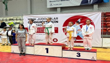 Konak’ın judo takımı ilk turnuvadan madalyalarla döndü