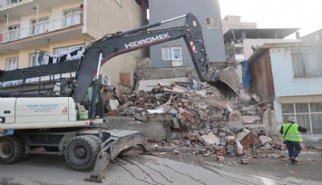 Konak’ta metruk yapıların yıkımı devam ediyor