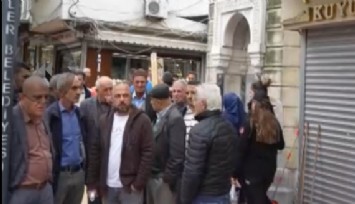 Manisa’da dolandırılan mağdurlar dükkan önünde toplandı