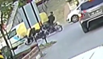 Sinyal vermek isterken feci kazaya yol açtı: Motosikletli genç ağır yaralı