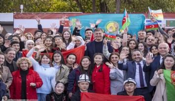 Başkan Tugay Dünya Türk Dili Ailesi Günü’nü öğrencilerle birlikte kutladı