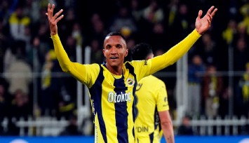 Fenerbahçe'de Rodrigo Becao kadro dışı bırakıldı