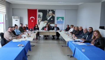 Foça Meclisi’nde gerilim: Başkan Fıçı’dan CHP’li üyeye Söz vermiyorum çıkışı