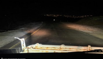 İzmir’de kar ve buzlanmaya karşı seferberlik: Ekipler gece gündüz sahada