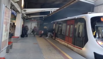 İzmir'de metro arızalandı: Seferler gecikmeli devam ediyor