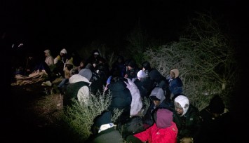 İzmir'de SİHA ve radar destekli operasyon: 79 düzensiz göçmen yakalandı
