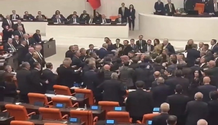 Türkiye’nin 2026 bütçesi yumruklu kavgayla kabul edildi