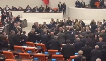 Türkiye’nin 2026 bütçesi yumruklu kavgayla kabul edildi