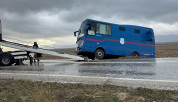Afyonkarahisar'da cezaevi aracı devrildi: Yaralananların isimleri belli oldu