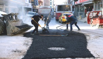 Bayraklı'da asfalt çalışmaları sürüyor