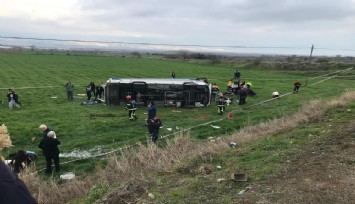İzmir'den halter şampiyonası için yola çıkan kız öğrencilerden acı haber: Minibüs yoldan çıktı, 2 can kaybı, 26 yaralı