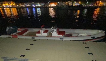 Foça'da sahipsiz lastik bot bulundu