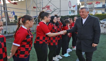 Güzelbahçe Kadın Futbol Takımı’ndan iddialı başlangıç