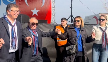 İzmir’de Karadeniz rüzgarı: Başkanlardan horon şov