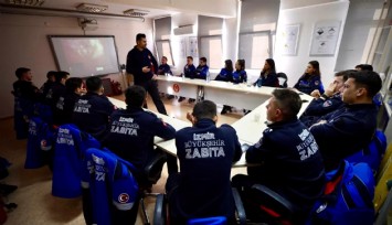 İzmir İtfaiyesi’nden zabıta personeline yangın güvenliği eğitimi