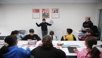 Konak’ta 7’den 77’ye İngilizce konuşma kulübü