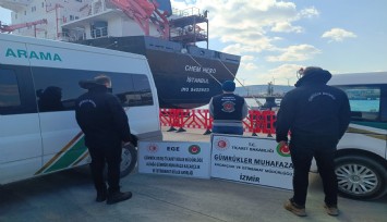 Limana demirleyen gemide 20 ton kaçak akaryakıt tespit edildi