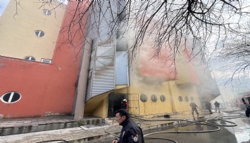 Manisa Ayakkabıcılar Sitesinde korkutan yangın