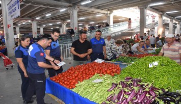 Menemen'de zabıta ekiplerinden pazar denetimi